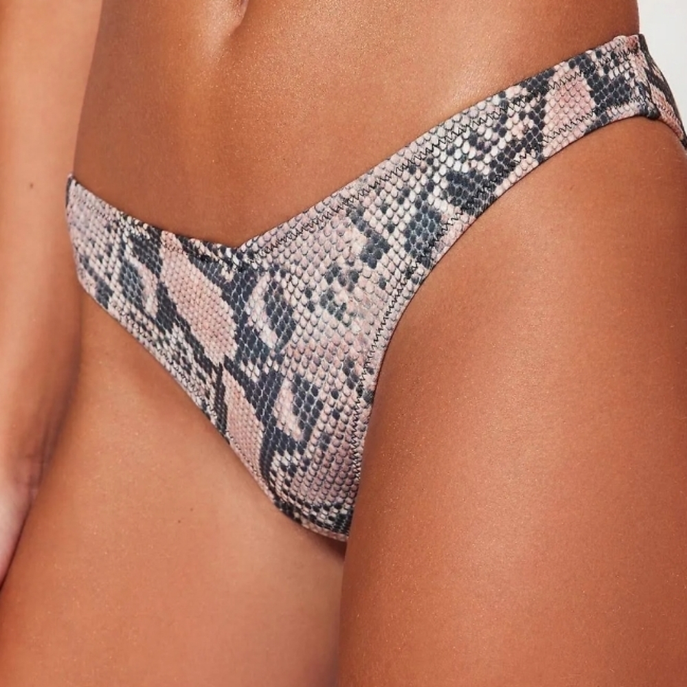 Trendyol Triangle Luxury Bikini Bottom, Size 12